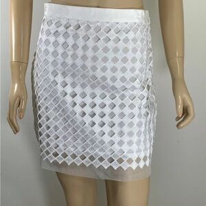 FINAL SALE !!  CLUB MONACO White Lace Mini Skirt Lined Size-2 NWT $149.00